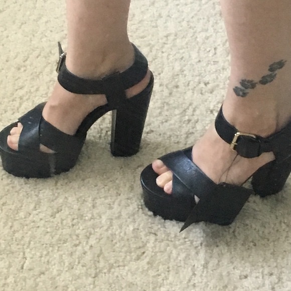 Black Forever 21 Heels - Picture 4 of 5